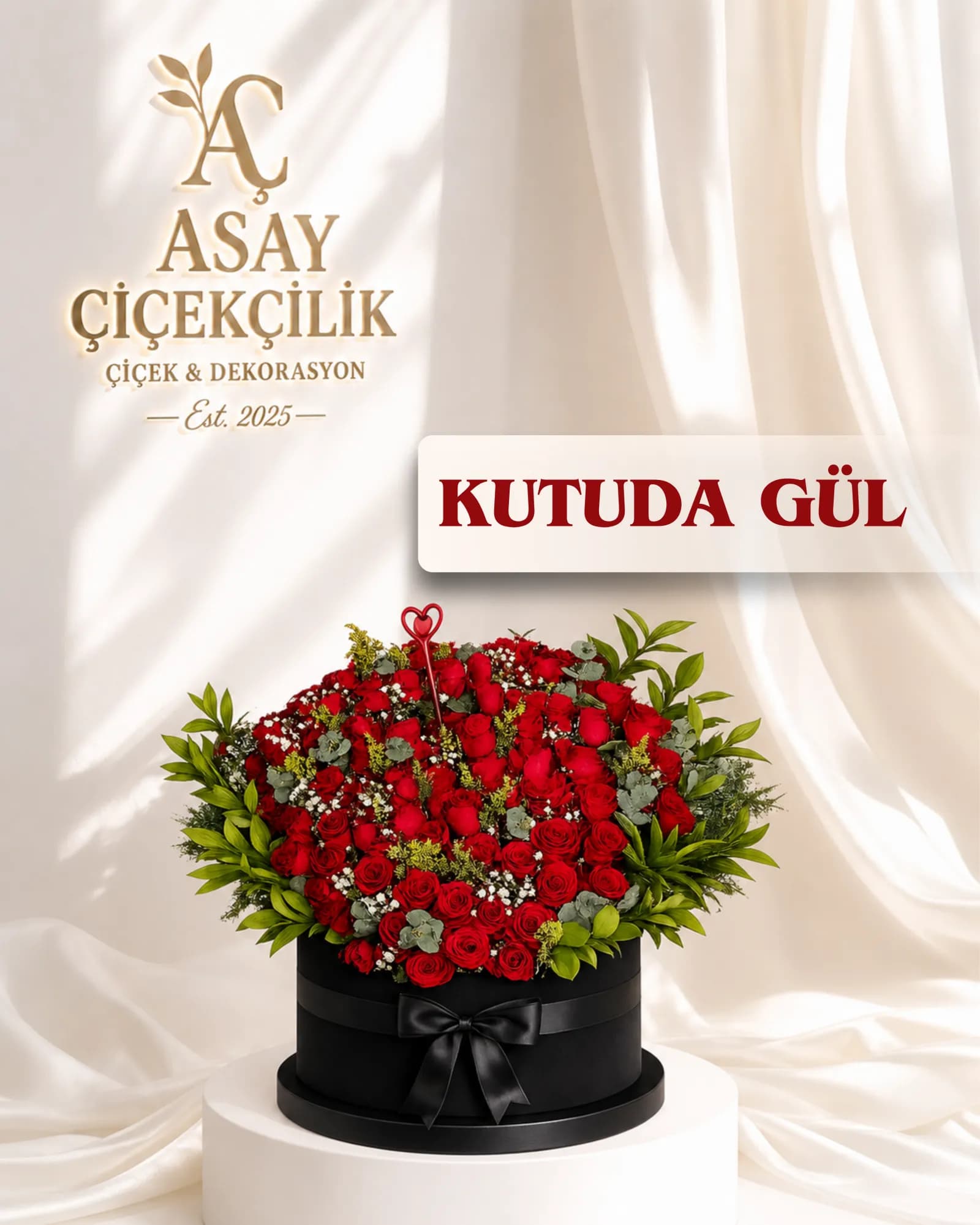 Siyah Yuvarlak Kutuda Gül